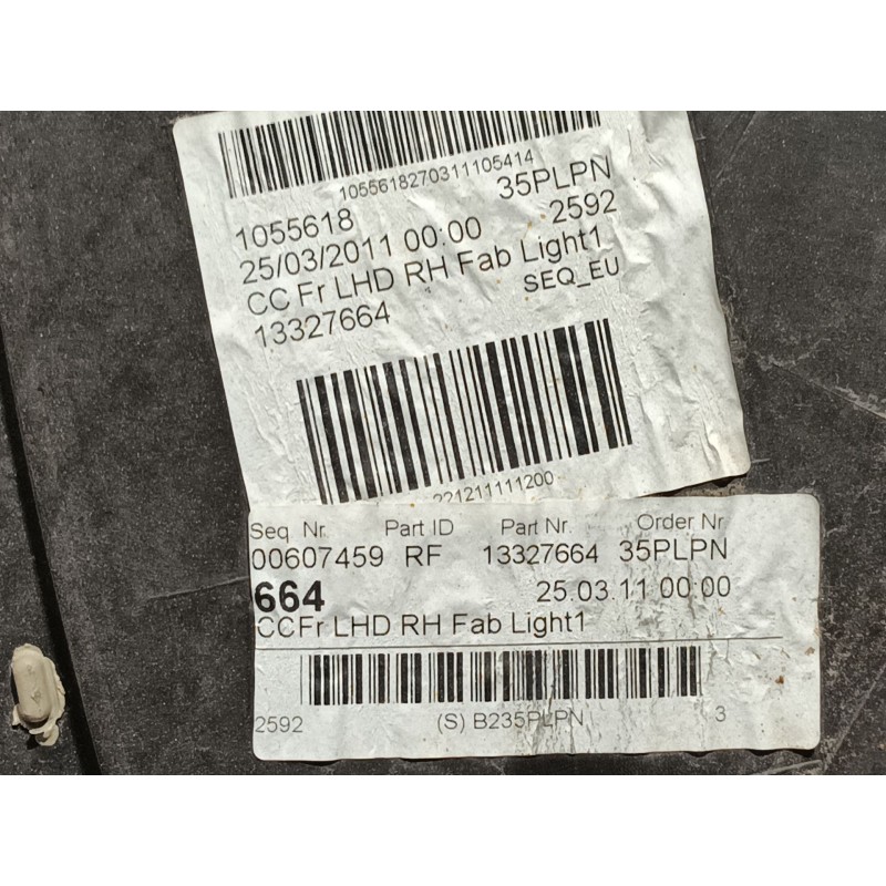 Recambio de guarnecido puerta delantera derecha para opel insignia berlina cosmo referencia OEM IAM 2231200  