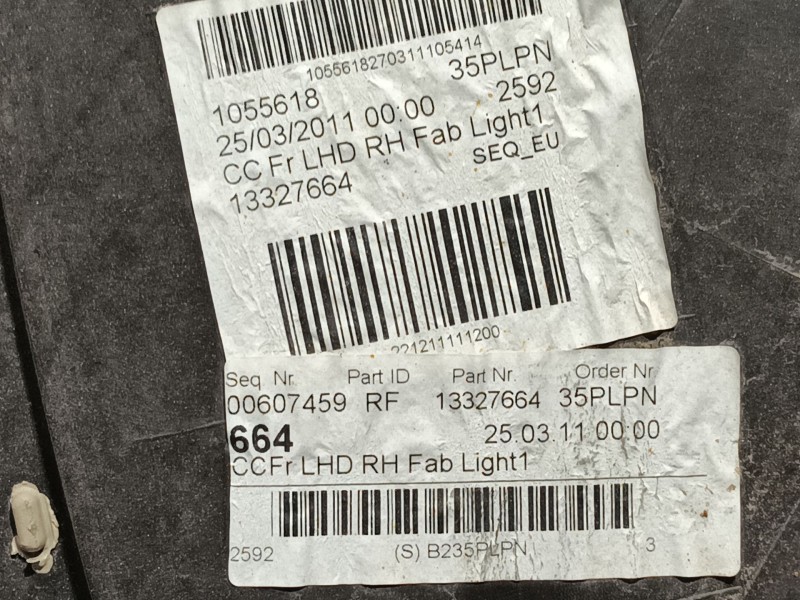 Recambio de guarnecido puerta delantera derecha para opel insignia berlina cosmo referencia OEM IAM 2231200  