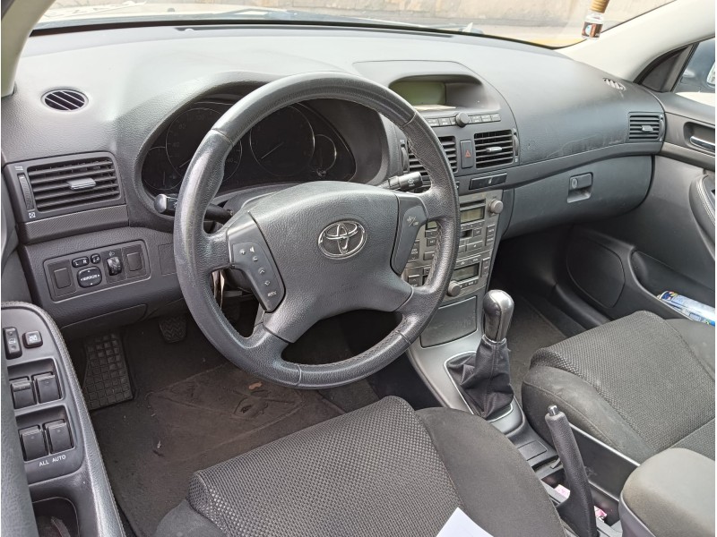 toyota avensis sedán (_t25_) del año 2006