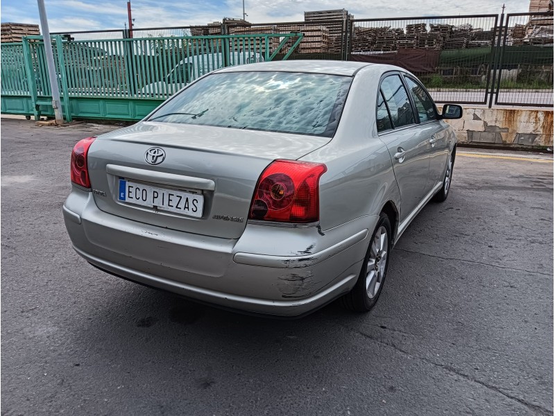 toyota avensis sedán (_t25_) del año 2006