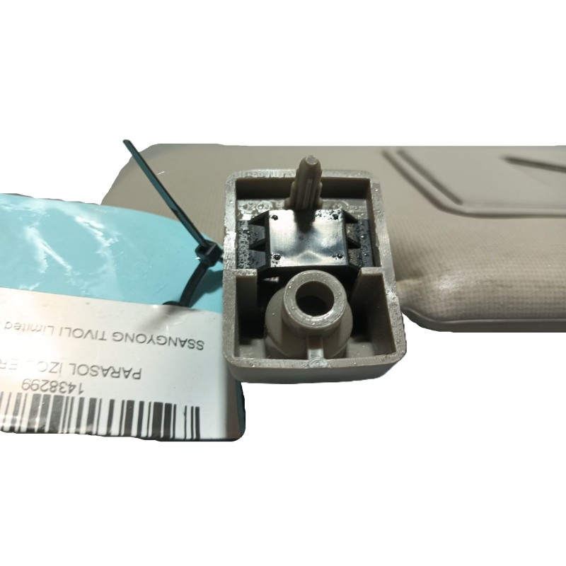 Recambio de parasol izquierdo para ssangyong tivoli grand 1.2 t-gdi referencia OEM IAM   