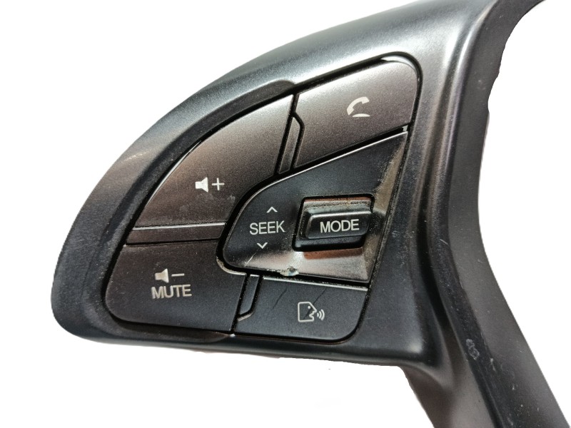 Recambio de mando multifuncion para ssangyong tivoli grand 1.2 t-gdi referencia OEM IAM   