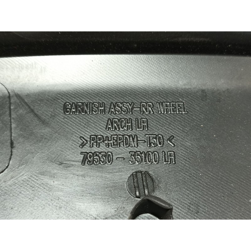 Recambio de moldura para ssangyong tivoli grand 1.2 t-gdi referencia OEM IAM   