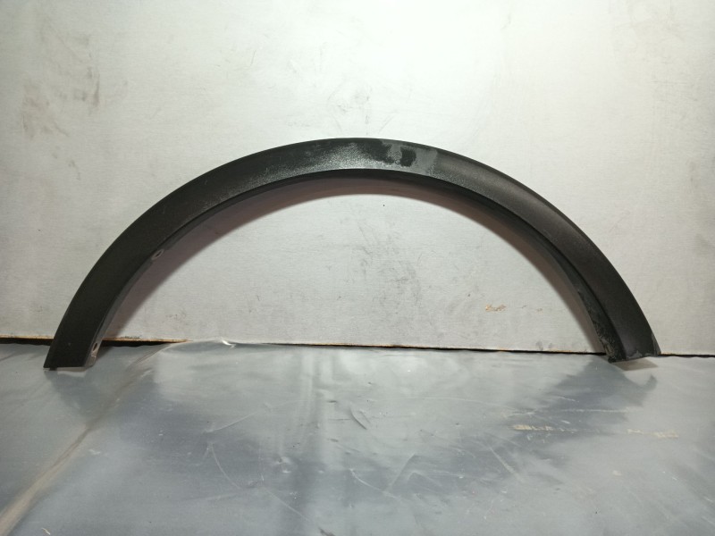 Recambio de moldura para ssangyong tivoli grand 1.2 t-gdi referencia OEM IAM   