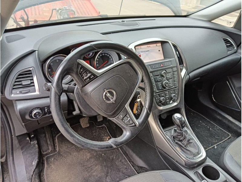 opel astra h sedán (a04) del año 2011