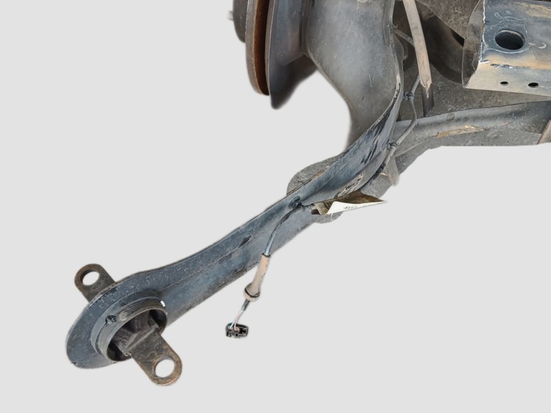 Recambio de puente trasero para ford c-max titanium referencia OEM IAM  CON MECANICA TRASERA DISCO 5 TORNILLOS 