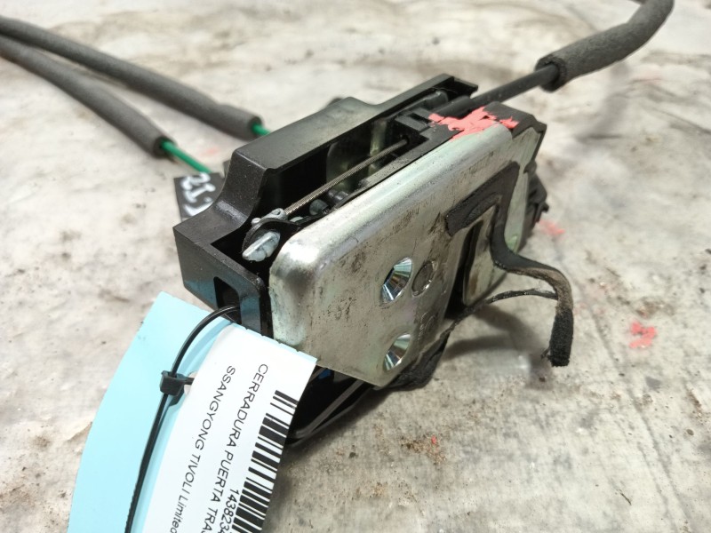 Recambio de cerradura puerta trasera izquierda para ssangyong tivoli grand 1.2 t-gdi referencia OEM IAM   