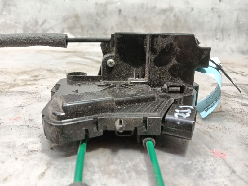 Recambio de cerradura puerta trasera izquierda para ssangyong tivoli grand 1.2 t-gdi referencia OEM IAM   