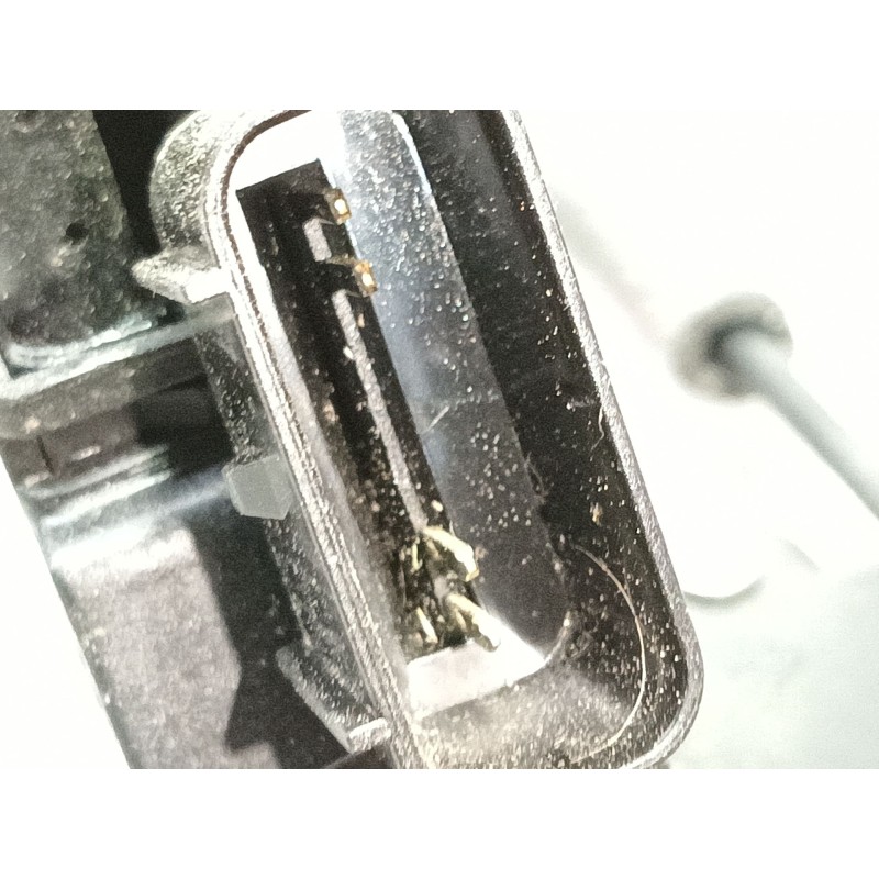 Recambio de cerradura puerta trasera izquierda para ssangyong tivoli grand 1.2 t-gdi referencia OEM IAM   