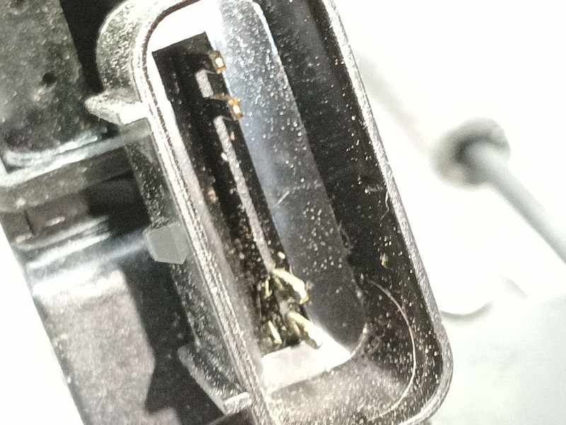 Recambio de cerradura puerta trasera izquierda para ssangyong tivoli grand 1.2 t-gdi referencia OEM IAM   