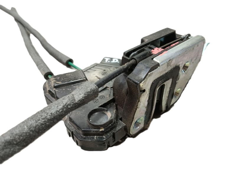 Recambio de cerradura puerta trasera derecha para ssangyong tivoli grand 1.2 t-gdi referencia OEM IAM   