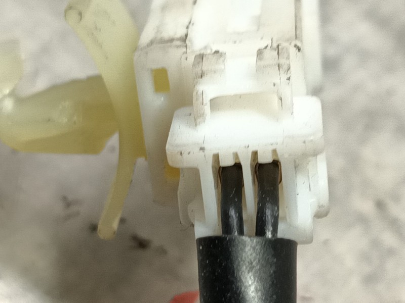 Recambio de enganche cinturon trasero derecho para ssangyong tivoli grand 1.2 t-gdi referencia OEM IAM   