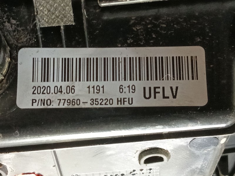 Recambio de apoyabrazos central para ssangyong tivoli grand 1.2 t-gdi referencia OEM IAM   