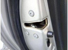 Recambio de cerradura puerta trasera izquierda para toyota avensis sedán (_t25_) 1.8 (zzt251_) referencia OEM IAM    2
