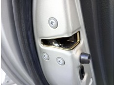 Recambio de cerradura puerta trasera izquierda para toyota avensis sedán (_t25_) 1.8 (zzt251_) referencia OEM IAM   