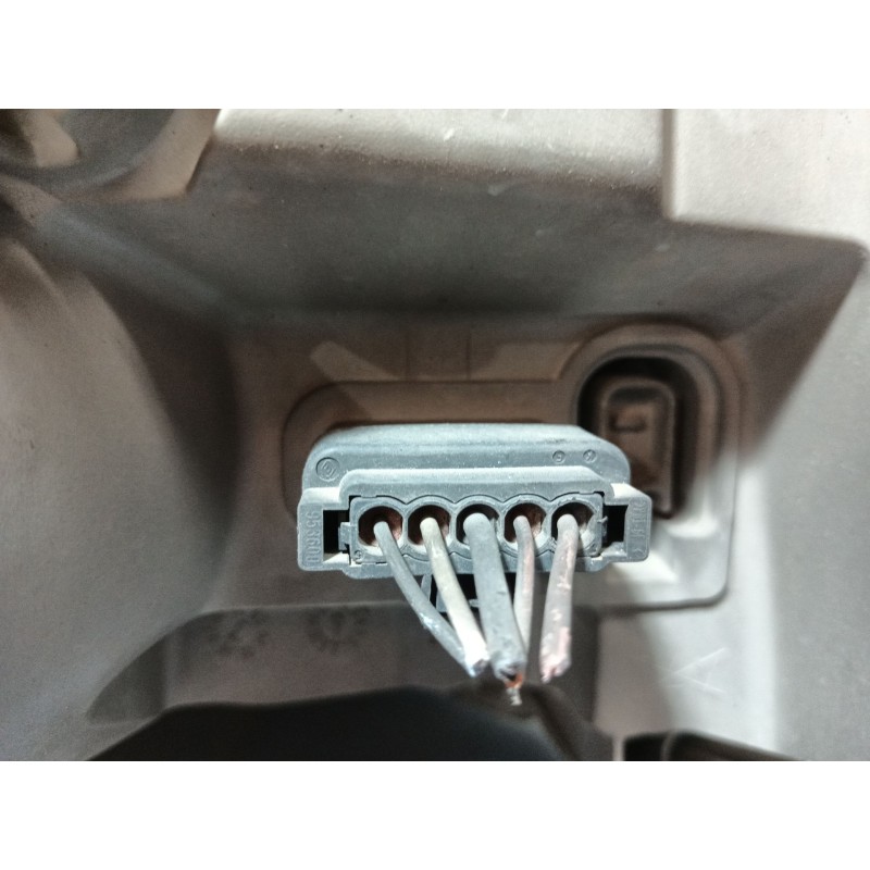 Recambio de faro derecho para nissan interstar furgoneta (x70) dci 100 referencia OEM IAM   