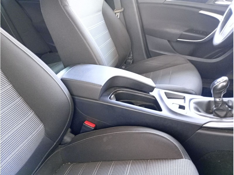 Recambio de apoyabrazos central para opel insignia a sports tourer (g09) 2.0 cdti (35) referencia OEM IAM   