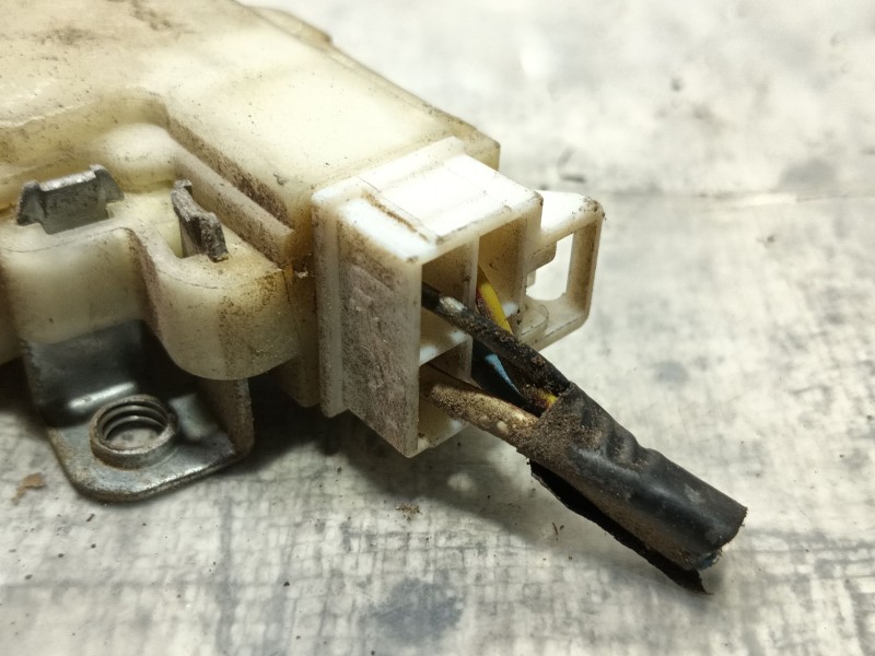 Recambio de cerradura puerta delantera izquierda para nissan almera tino (v10) 1.8 referencia OEM IAM 80503BM660 8055361U66 