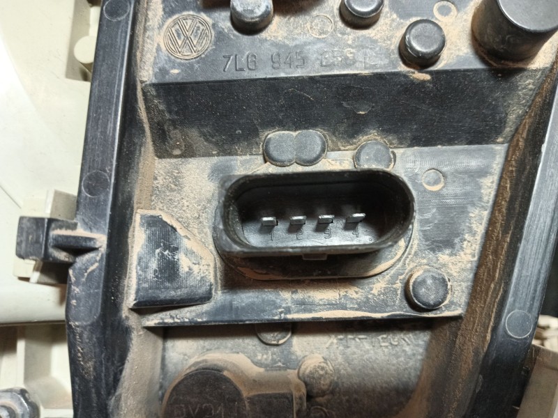 Recambio de piloto trasero derecho para volkswagen touareg (7la, 7l6, 7l7) 2.5 r5 tdi referencia OEM IAM   