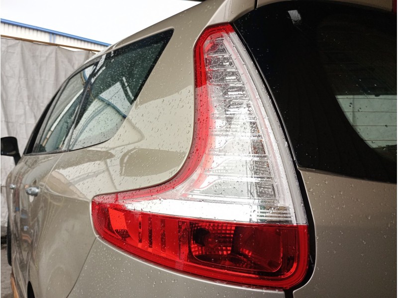 Recambio de piloto trasero izquierdo para renault grand scénic iii (jz0/1_) 2.0 dci (jz0y) referencia OEM IAM   