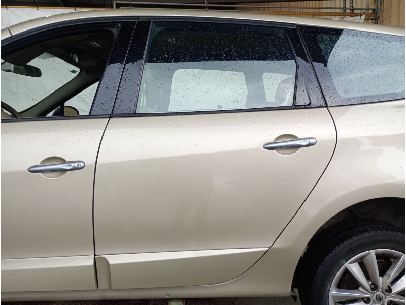 Recambio de puerta trasera izquierda para renault grand scénic iii (jz0/1_) 2.0 dci (jz0y) referencia OEM IAM   