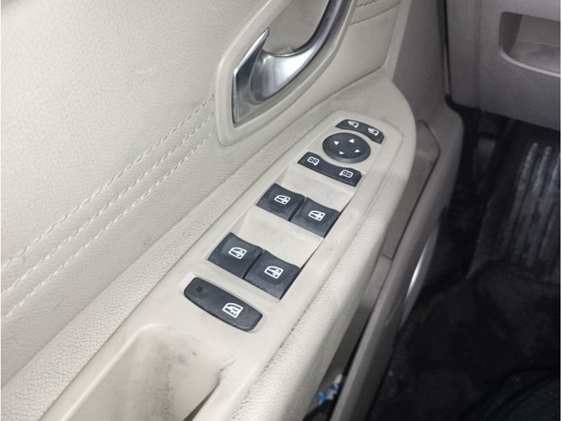 Recambio de mando elevalunas delantero izquierdo para renault grand scénic iii (jz0/1_) 2.0 dci (jz0y) referencia OEM IAM   