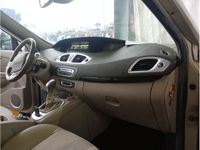 Recambio de salpicadero para renault grand scénic iii (jz0/1_) 2.0 dci (jz0y) referencia OEM IAM   