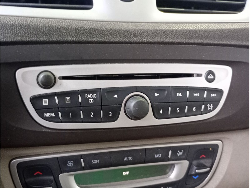 Recambio de sistema audio / radio cd para renault grand scénic iii (jz0/1_) 2.0 dci (jz0y) referencia OEM IAM   