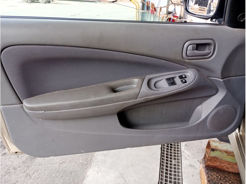 Recambio de guarnecido puerta delantera izquierda para nissan almera ii hatchback (n16) 1.5 referencia OEM IAM   