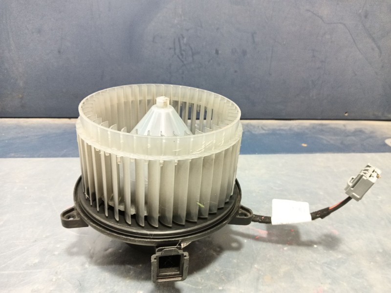 Recambio de motor calefaccion para opel insignia berlina cosmo referencia OEM IAM   