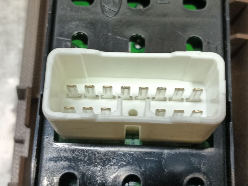 Recambio de mando elevalunas delantero izquierdo para hyundai getz (tb) 1.5 crdi referencia OEM IAM   