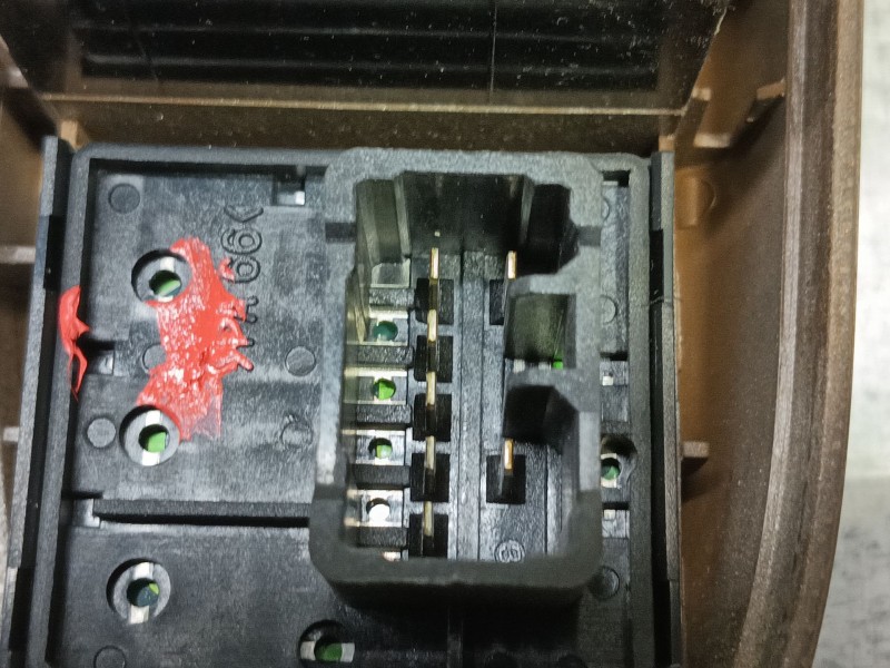 Recambio de mando elevalunas delantero izquierdo para hyundai getz (tb) 1.5 crdi referencia OEM IAM   