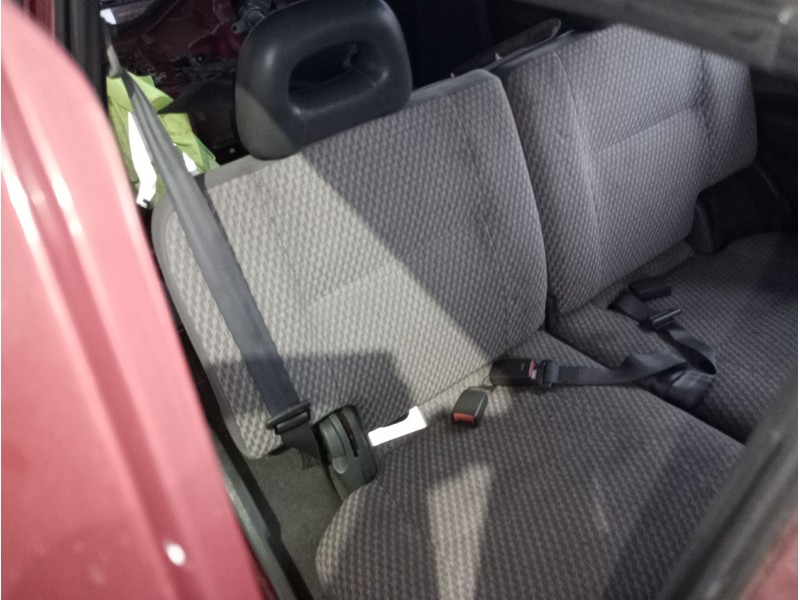 Recambio de asiento trasero derecho para nissan terrano ii (r20) 2.7 td 4wd referencia OEM IAM   