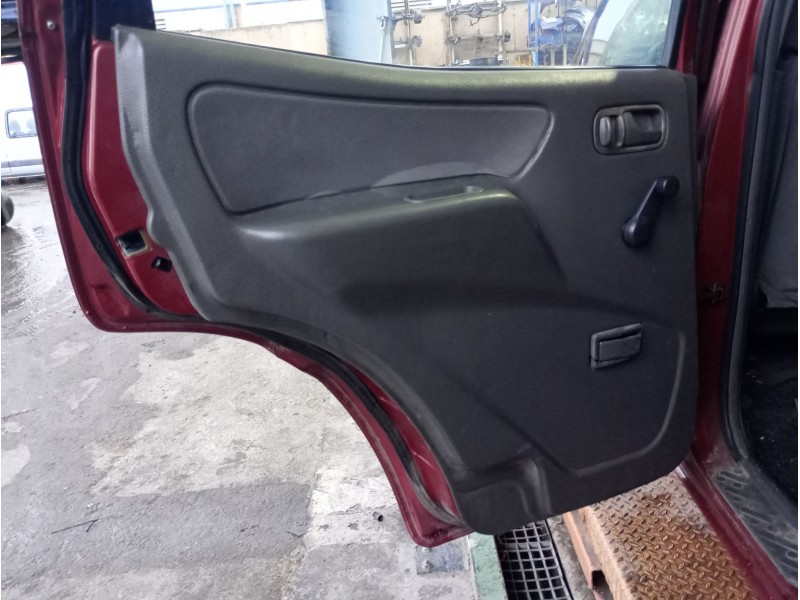 Recambio de guarnecido puerta trasera izquierda para nissan terrano ii (r20) 2.7 td 4wd referencia OEM IAM   