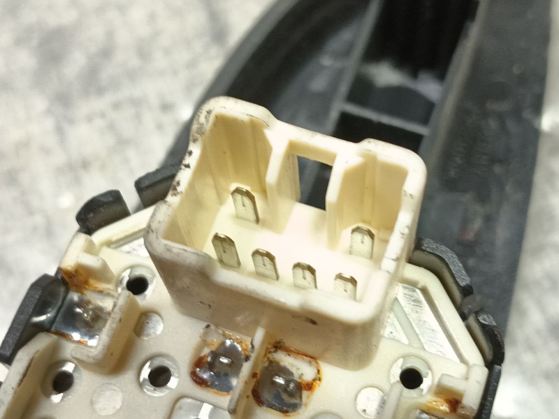 Recambio de mando elevalunas delantero izquierdo para chevrolet matiz (m200, m250) 0.8 referencia OEM IAM   