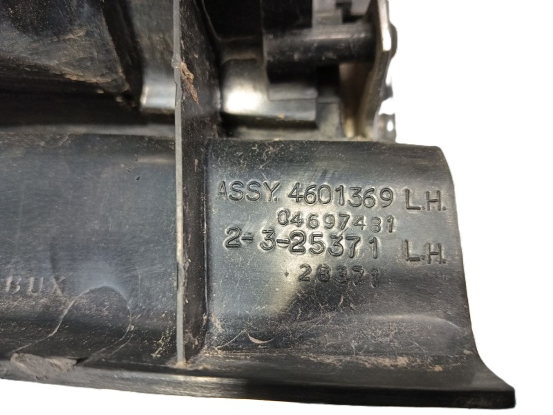 Recambio de piloto trasero izquierdo para chrysler new yorker (lh) básico referencia OEM IAM   