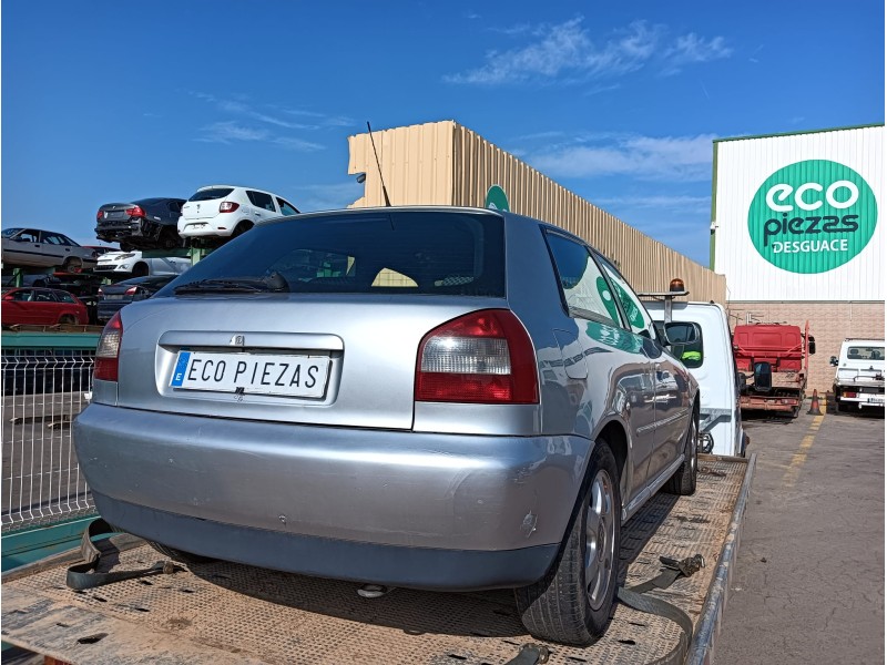 audi a3 (8l1) del año 2000