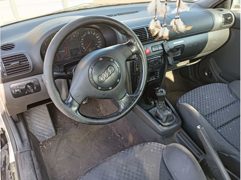 audi a3 (8l1) del año 2000