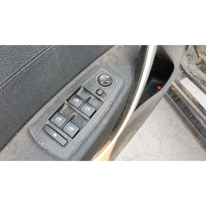 Recambio de mando elevalunas delantero izquierdo para bmw x3 (e83) 2.0 sd referencia OEM IAM 61313414352  