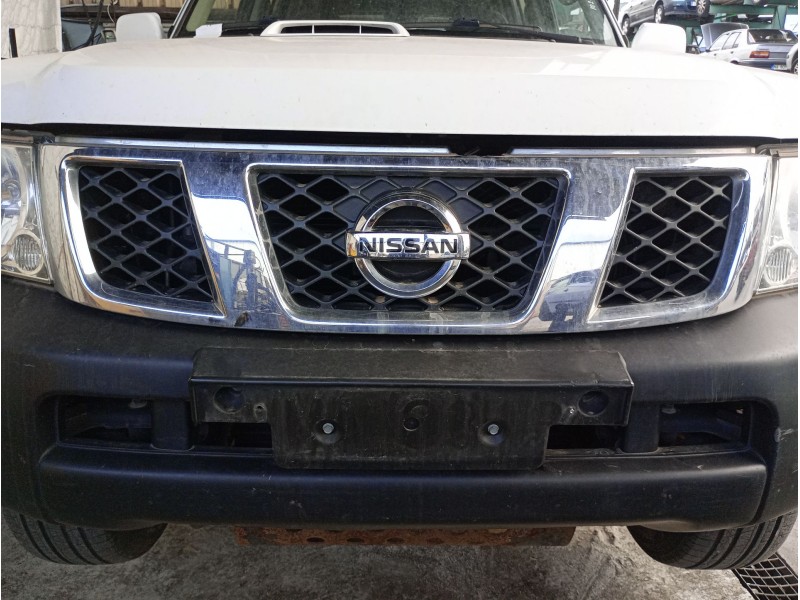 Recambio de rejilla delantera para nissan patrol gr v wagon (y61) 3.0 dti referencia OEM IAM   