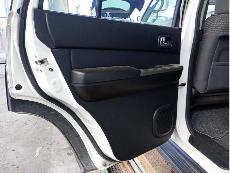 Recambio de guarnecido puerta trasera izquierda para nissan patrol gr v wagon (y61) 3.0 dti referencia OEM IAM   