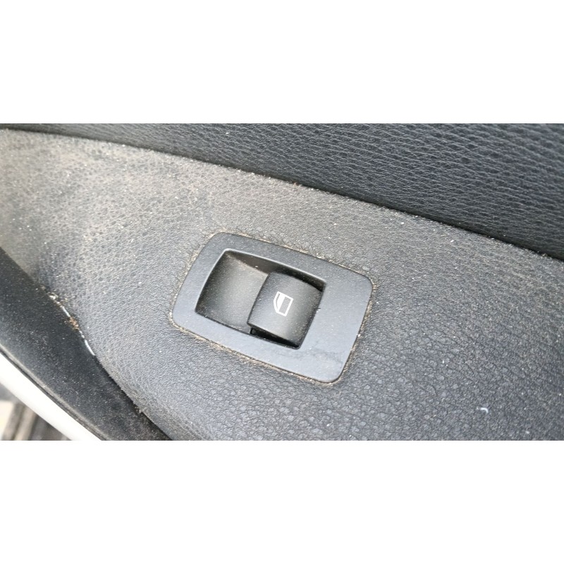 Recambio de mando elevalunas trasero derecho para bmw x3 (e83) 2.0 sd referencia OEM IAM 61319113773  