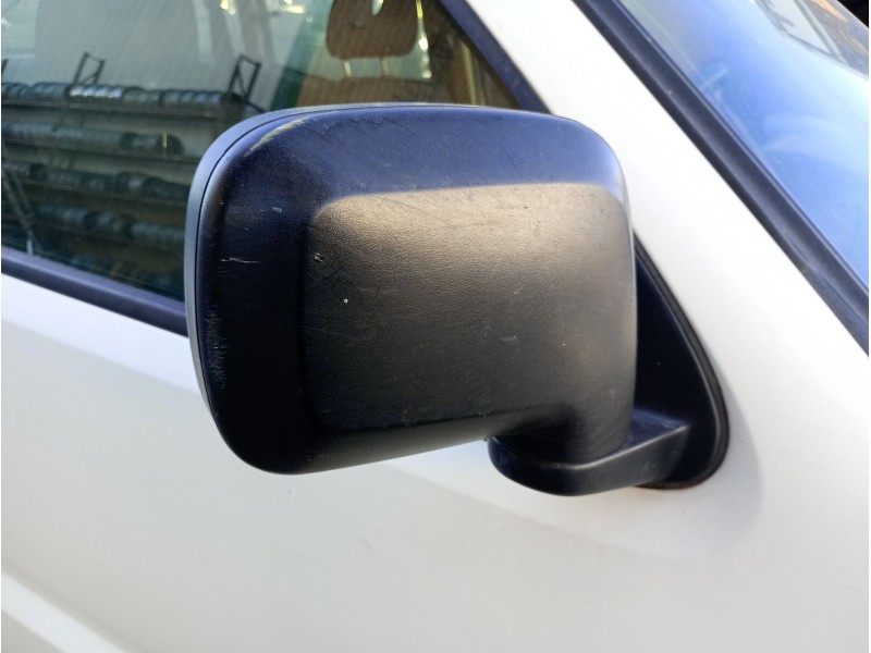 Recambio de retrovisor derecho para nissan terrano ii (r20) 2.7 tdi 4wd referencia OEM IAM   