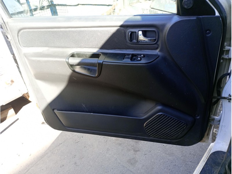 Recambio de guarnecido puerta delantera izquierda para nissan terrano ii (r20) 2.7 tdi 4wd referencia OEM IAM   