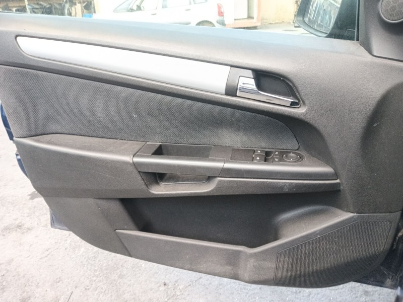 Recambio de guarnecido puerta delantera izquierda para opel astra h (a04) 1.7 cdti (l48) referencia OEM IAM   