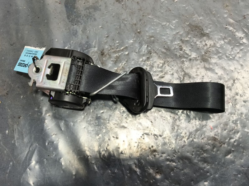 Recambio de cinturon seguridad trasero central para dacia sandero ii tce 90 (b8m1, b8ma) referencia OEM IAM 888506476R  