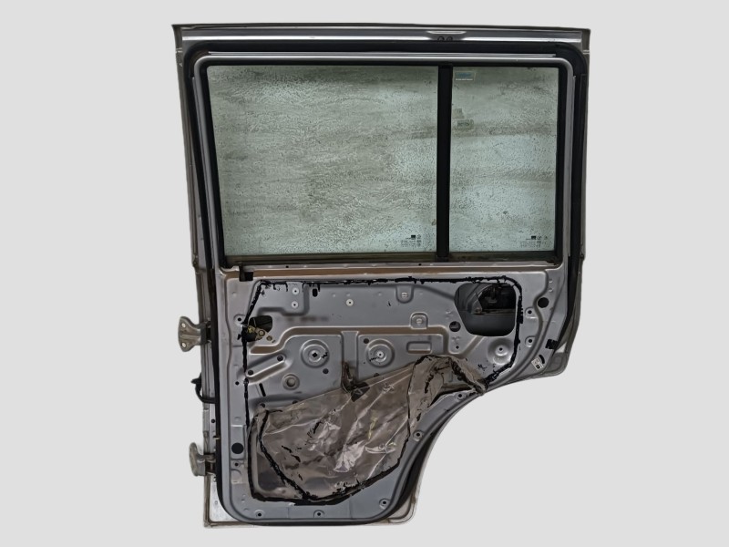 Recambio de puerta trasera derecha para ssangyong musso 2.3 tdi referencia OEM IAM   TOCADA