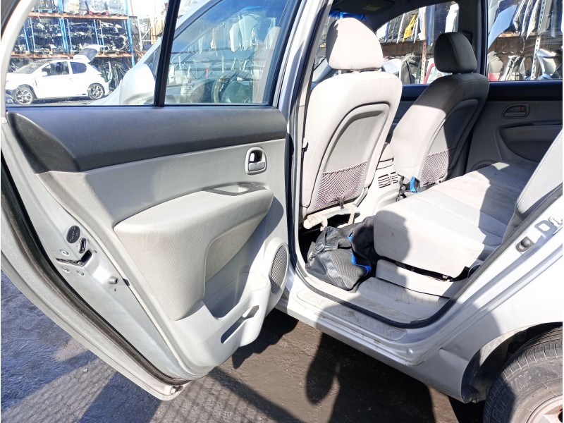 kia carens iii monospace (un) del año 2007