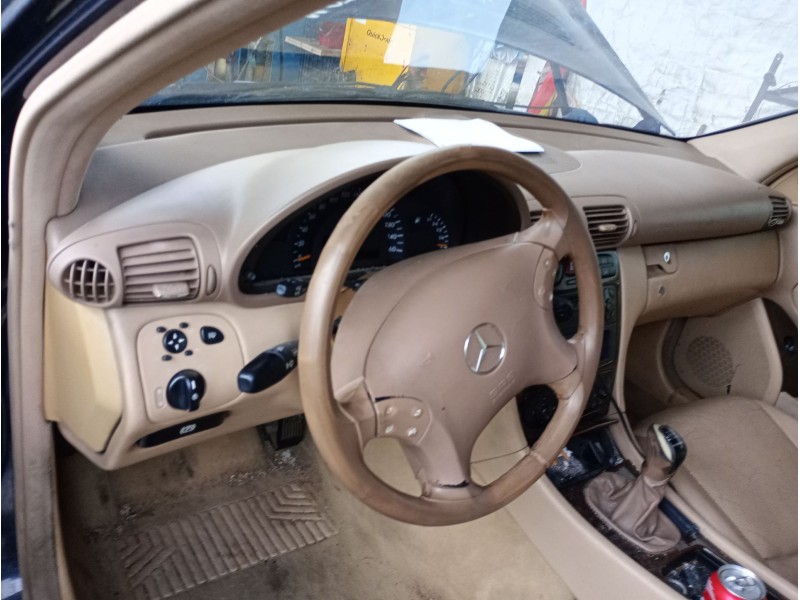 mercedes-benz clase c (w203) del año 2003