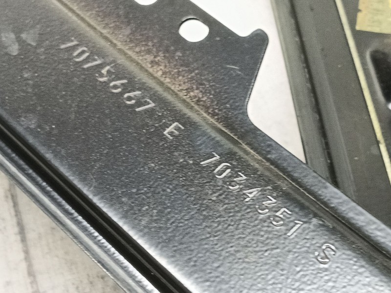 Recambio de elevalunas delantero izquierdo para bmw serie 5 touring (e61) 530d referencia OEM IAM 51337184383 7075667 